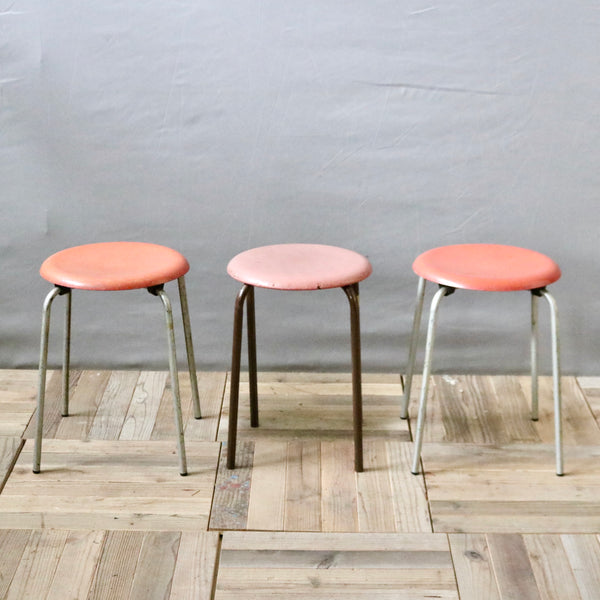 0211 チェア プラ×金属製 什器 高さ44㎝ 幅32㎝ 奥行32㎝