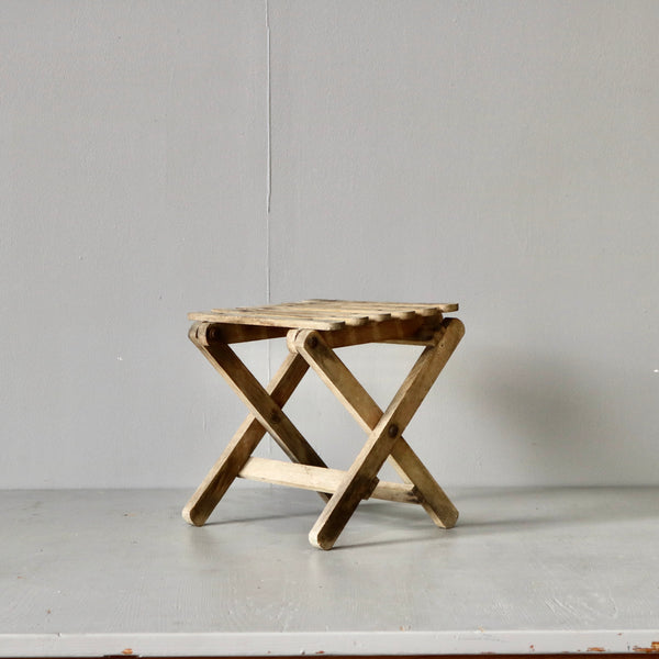 0354 アンティーク小型展示台