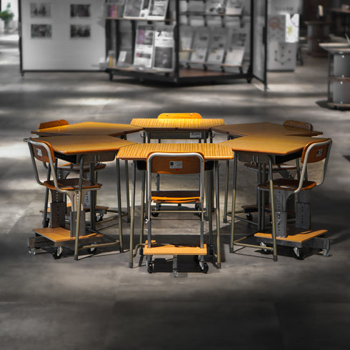 Y-10 学校机アップサイクルテーブル