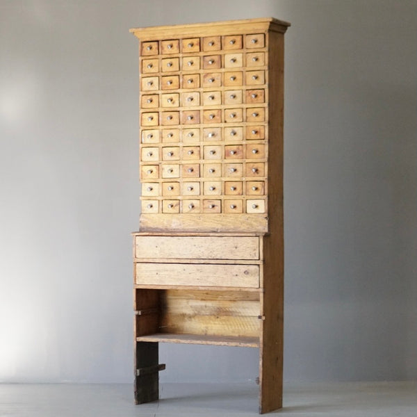 0033 アンティークキャビネット