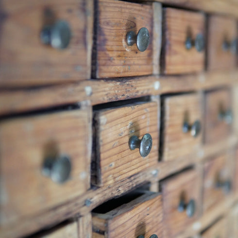 0033 アンティークキャビネット