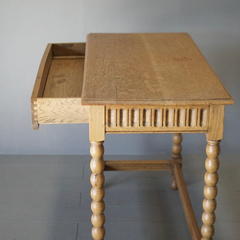 0037 アンティークテーブル