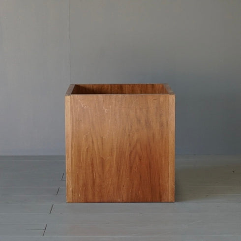 0051 キューブ型ボックス