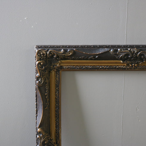 G555 額縁 高さ78㎝ 幅70㎝ 奥行6㎝