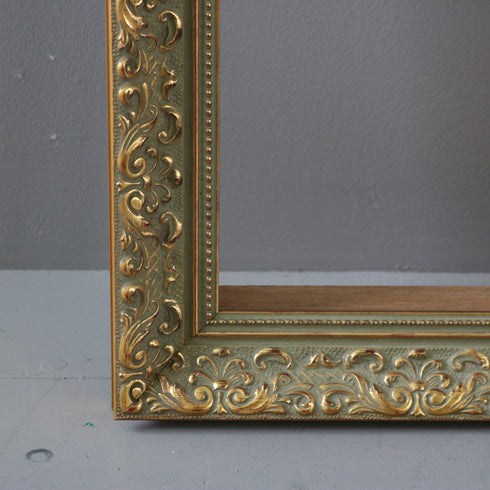 G556 額縁 高さ79㎝ 幅65㎝ 奥行9㎝