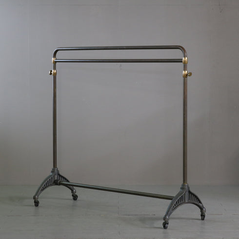 A566 ハンガーラック 伸縮 真鍮×アイアン キャスター付き 什器 高さ139㎝ 幅152㎝ 奥行50㎝