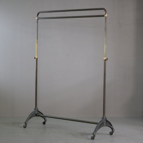 A566 ハンガーラック 伸縮 真鍮×アイアン キャスター付き 什器 高さ139㎝ 幅152㎝ 奥行50㎝