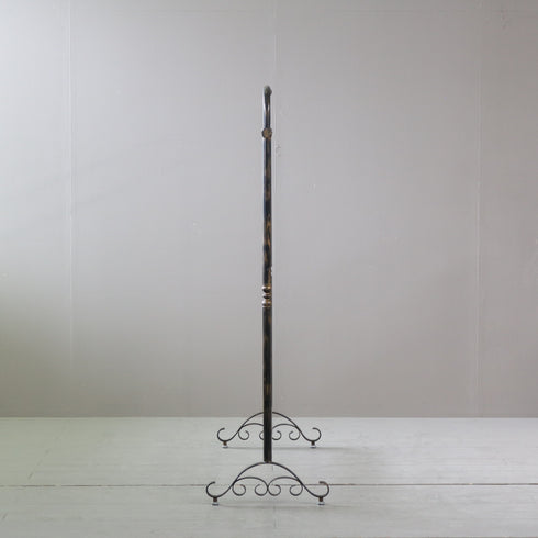 A568 ハンガーラック 伸縮 金属製 什器 高さ145㎝ 幅123㎝ 奥行41㎝