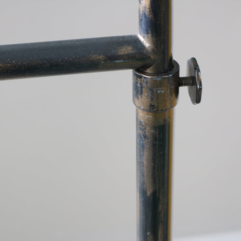 A568 ハンガーラック 伸縮 金属製 什器 高さ145㎝ 幅123㎝ 奥行41㎝