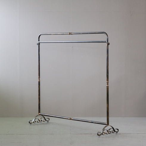 A574 ハンガーラック 伸縮 金属製 什器 高さ144㎝ 幅153㎝ 奥行41㎝