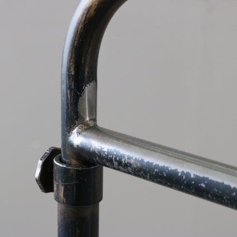 A575 ハンガーラック 伸縮 金属製 什器 高さ144㎝ 幅93㎝ 奥行41㎝