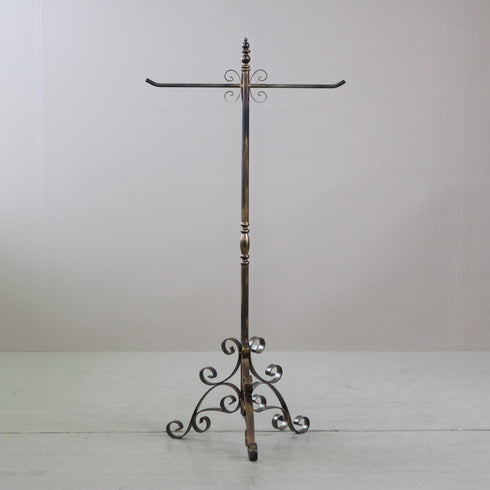 A576 T字ハンガーラック 金属製 什器 高さ135㎝ 幅65㎝ 奥行48㎝