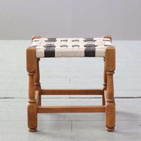 C584 フットスツール 木製 輸入家具 高さ29㎝ 幅29㎝ 奥行30㎝