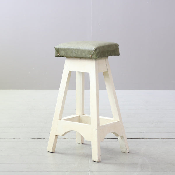 C588 レザースツール 木製 輸入家具 高さ54㎝ 幅33㎝ 奥行25㎝