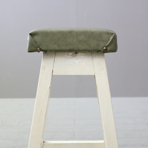 C588 レザースツール 木製 輸入家具 高さ54㎝ 幅33㎝ 奥行25㎝