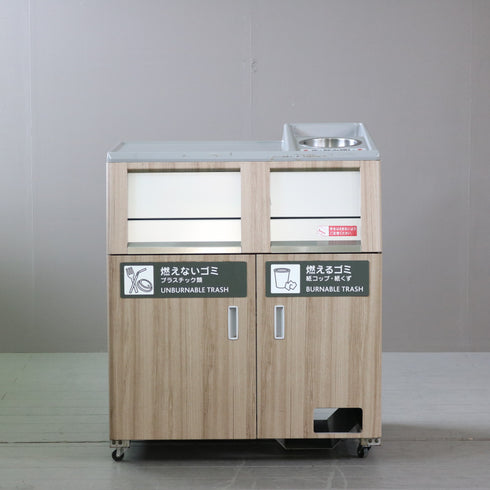 C598 業務用ダストボックス 金属製 キャスター付き 高さ103㎝ 幅84㎝ 奥行65㎝