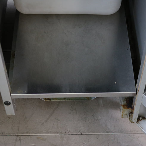 C598 業務用ダストボックス 金属製 キャスター付き 高さ103㎝ 幅84㎝ 奥行65㎝