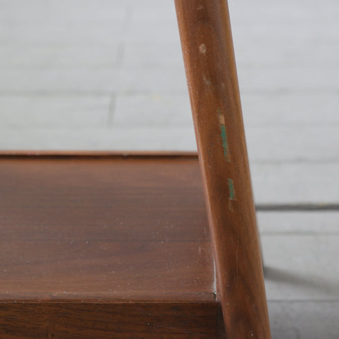 C600 サイドテーブル 木製 什器 高さ58㎝ 幅44㎝ 奥行44㎝