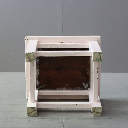 C606 白スツール 展示台 木製 輸入家具 高さ37㎝ 幅40㎝ 奥行き35㎝