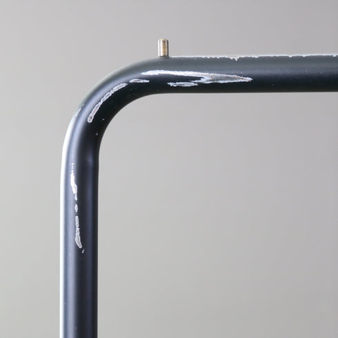 A608 ラウンドハンガーラック 黒 金属製 伸縮 什器 高さ126㎝ 幅174㎝ 奥行き60㎝