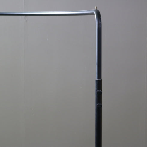 A608 ラウンドハンガーラック 黒 金属製 伸縮 什器 高さ126㎝ 幅174㎝ 奥行き60㎝