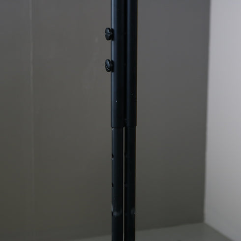 A635 ハンガーラック 伸縮 金属製 什器 高さ137㎝ 幅120㎝ 奥行き38㎝