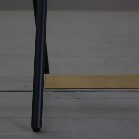 A635 ハンガーラック 伸縮 金属製 什器 高さ137㎝ 幅120㎝ 奥行き38㎝