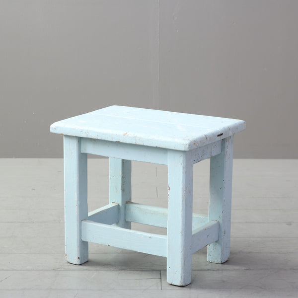 C643スツール 展示台 木製 輸入家具 高さ37㎝ 幅40㎝ 奥行き30㎝