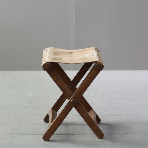 C653 折り畳みチェア 木製 輸入家具 高さ33㎝ 幅31㎝ 奥行き25㎝