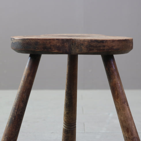 C656 クローバー型卓上スツール 木製 輸入家具 高さ30㎝ 幅32㎝ 奥行き32㎝