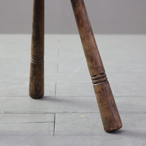 C656 クローバー型卓上スツール 木製 輸入家具 高さ30㎝ 幅32㎝ 奥行き32㎝