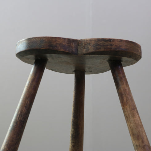 C656 クローバー型卓上スツール 木製 輸入家具 高さ30㎝ 幅32㎝ 奥行き32㎝