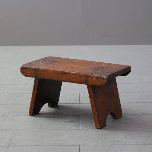 C657 卓上スツール 木製 輸入家具 高さ18㎝ 幅34㎝ 奥行き18㎝