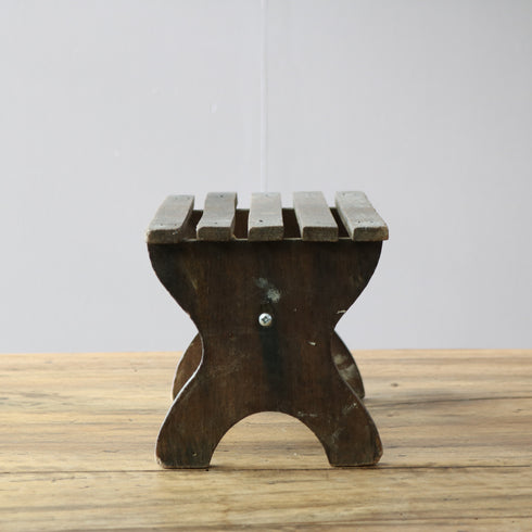 C678 アンティーク 卓上スツール 木製 ドイツ輸入家具 高さ16㎝ 幅30㎝ 奥行き16㎝