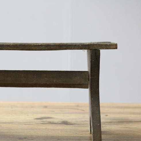 C678 アンティーク 卓上スツール 木製 ドイツ輸入家具 高さ16㎝ 幅30㎝ 奥行き16㎝