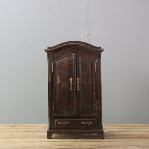 C679 アンティーク ミニキャビネット 木製 ドイツ輸入家具 高さ49㎝ 幅30㎝ 奥行き15㎝