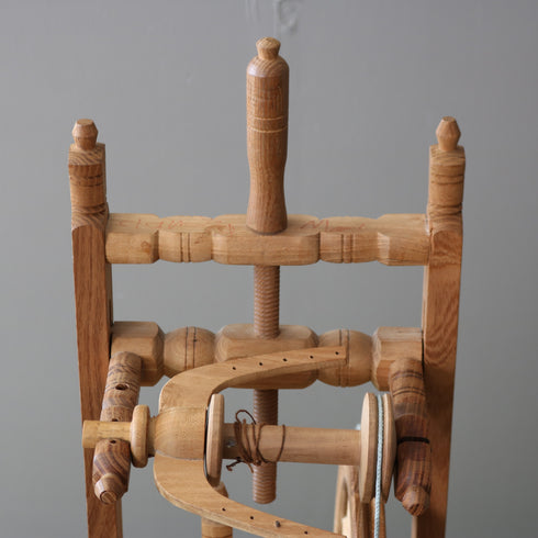 C681 紡ぎ車 糸車 木製 ドイツ輸入家具 高さ76㎝ 幅35㎝ 奥行き54㎝