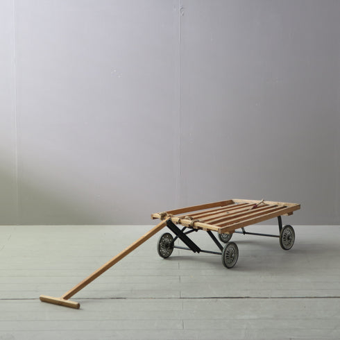 C682 トローリー 木製 ドイツ輸入家具 高さ21㎝ 幅43㎝ 奥行き68㎝