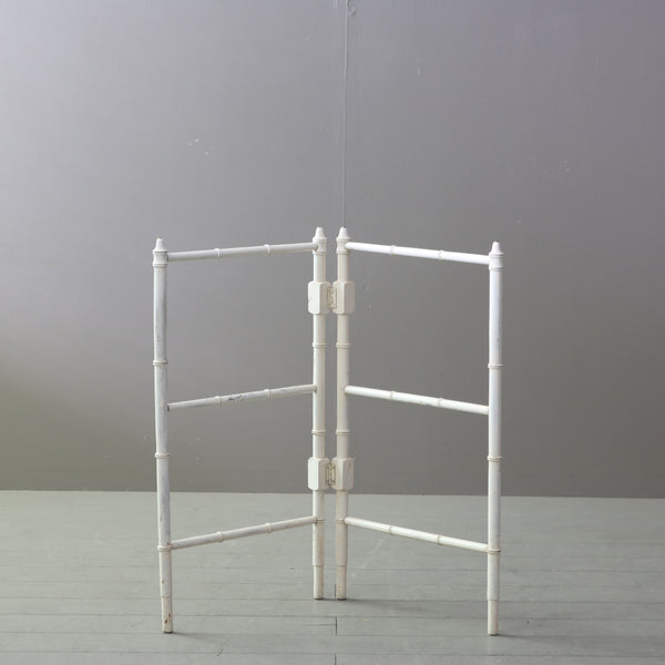 C685 タオルラック 白 木製 ドイツ輸入家具 高さ75㎝ 幅43㎝ 奥行き7㎝