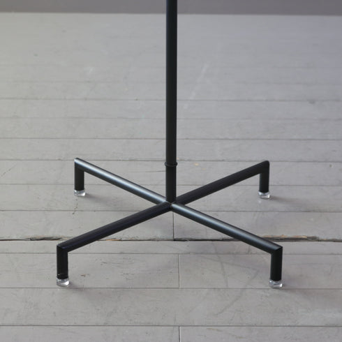 A689 T字ハンガーラック 黒 金属製 什器 高さ112㎝ 幅53㎝ 奥行き43㎝