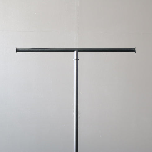 A689 T字ハンガーラック 黒 金属製 什器 高さ112㎝ 幅53㎝ 奥行き43㎝