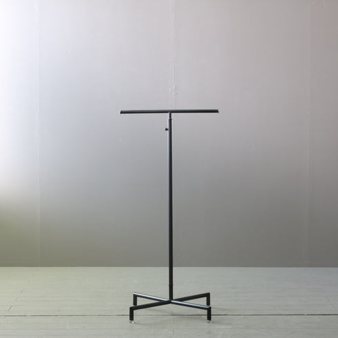 A689 T字ハンガーラック 黒 金属製 什器 高さ112㎝ 幅53㎝ 奥行き43㎝