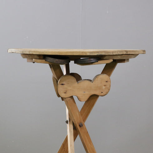 【C701】 ヴィンテージ 丸テーブル 木製 ドイツ輸入家具 高さ76㎝ 幅55㎝ 奥行き55㎝