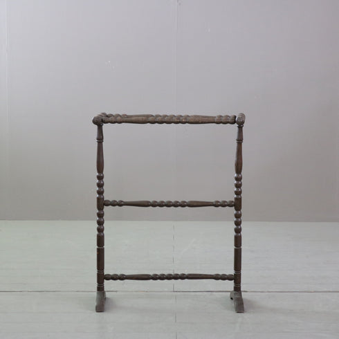 アンティーク タオルスタンド イギリス輸入家具 木製 高さ75㎝ 幅58㎝ 奥行き26㎝ 【C702】