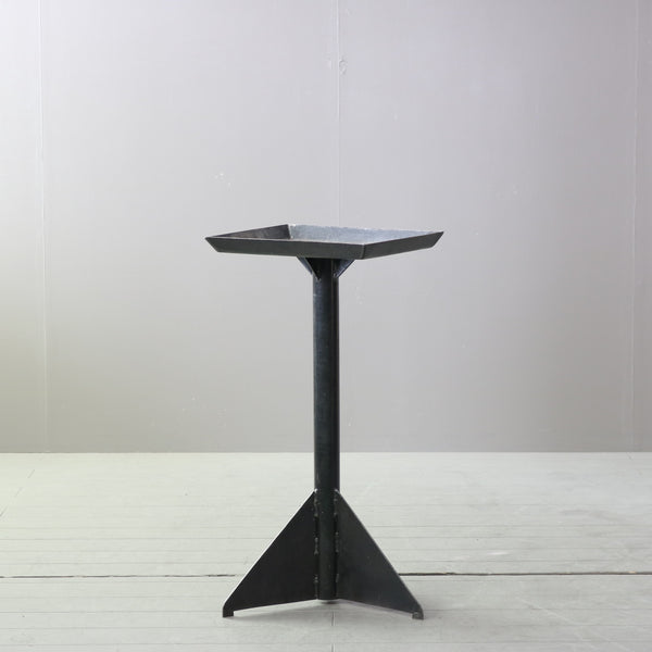 C725 鉄サイドテーブル 高さ85㎝ 幅43㎝ 奥行き33㎝