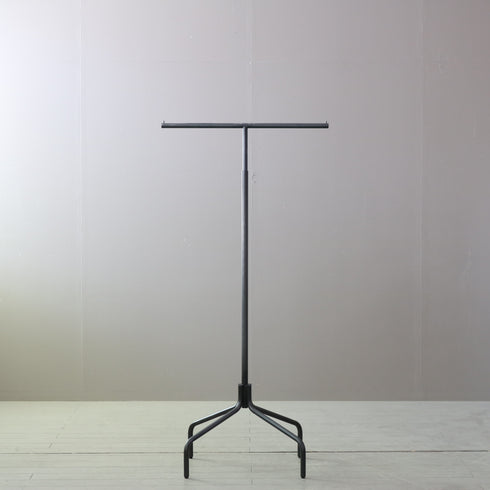 T字ハンガーラック 黒 伸縮 金属製 什器 高さ146㎝ 幅70㎝ 奥行き50㎝ 【A755】
