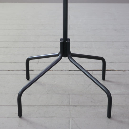 T字ハンガーラック 黒 伸縮 金属製 什器 高さ146㎝ 幅70㎝ 奥行き50㎝ 【A755】