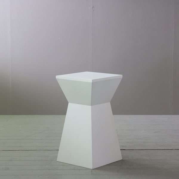 サイドテーブル 展示台 白 木製 什器 高さ70㎝ 幅38㎝ 奥行き38㎝ 【C769】