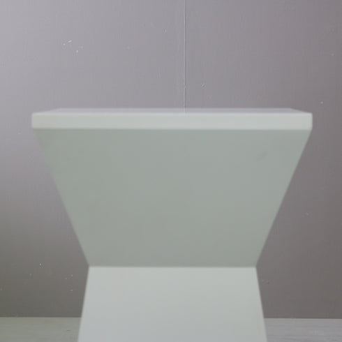 サイドテーブル 展示台 白 木製 什器 高さ70㎝ 幅38㎝ 奥行き38㎝ 【配送ランクA】【C769】