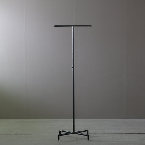 T字ハンガーラック 黒 伸縮 金属製 高さ112㎝ 幅53㎝ 奥行き43㎝ 【A799】